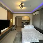 Belair Luxury Living - 'the One Villa' Kardítsa