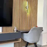 Belair Luxury Living - 'the One Villa' *