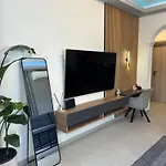 Belair Luxury Living - 'the One Villa' * Kardítsa
