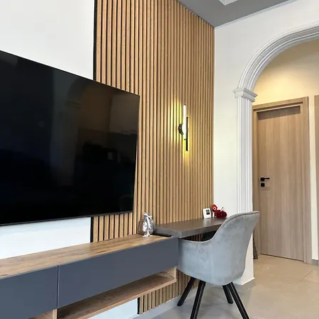 Belair Luxury Living - 'the One Villa' *