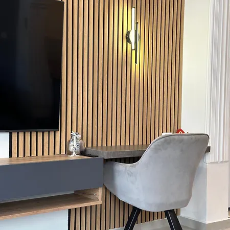 Belair Luxury Living - 'the One Villa' *