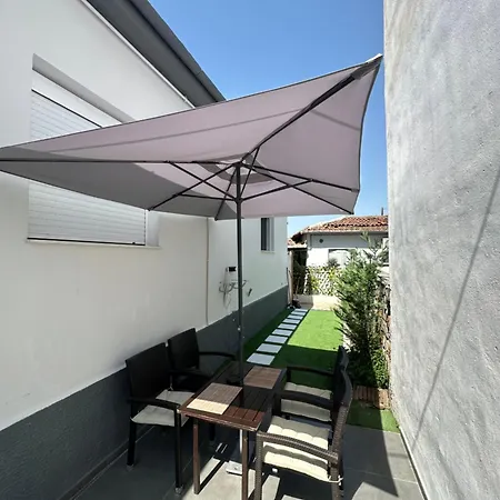 Belair Luxury Living - 'the One Villa' Kardítsa