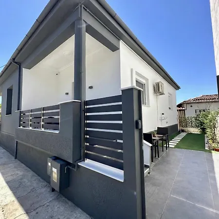 Apartamento Belair Luxury Living - 'the One Villa' Kardítsa